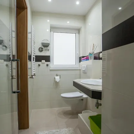 Vier Jahreszeiten Дом отдыха Дзвижино